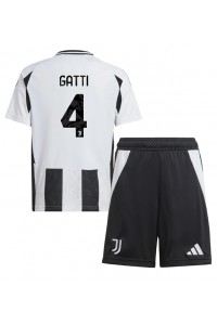 Juventus Federico Gatti #4 Jalkapallovaatteet Lasten Kotipeliasu 2024-25 Lyhythihainen (+ Lyhyet housut)